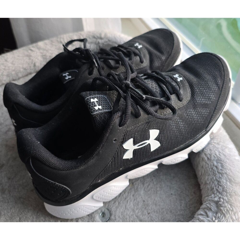 Under Armour Woman's UA Charged Assert 8 Running Shoes 8.5 Black Like New